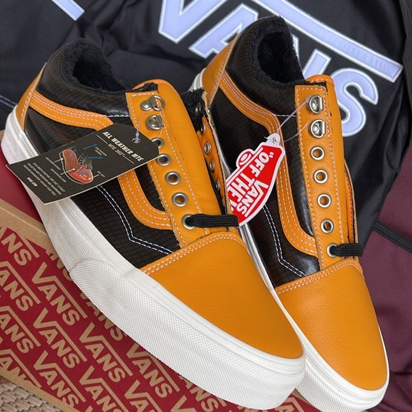 Vans Men’s Old Skool Mte (Mte) Apricot/Black
VN0A348F2NF
Sneakers - Picture 6 of 16